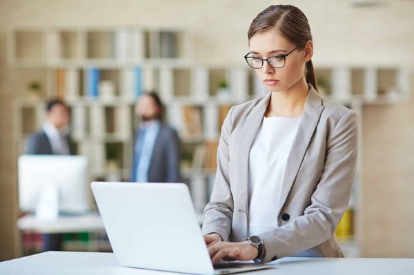 Comment l'expertise et les expériences d'entrepreneurs peuvent-elles inspirer les nouveaux venus ?