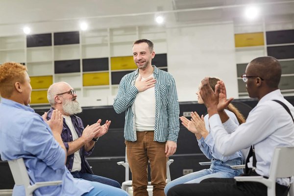 Quelle est la formation des orthophonistes au Centre Mosaïque ?