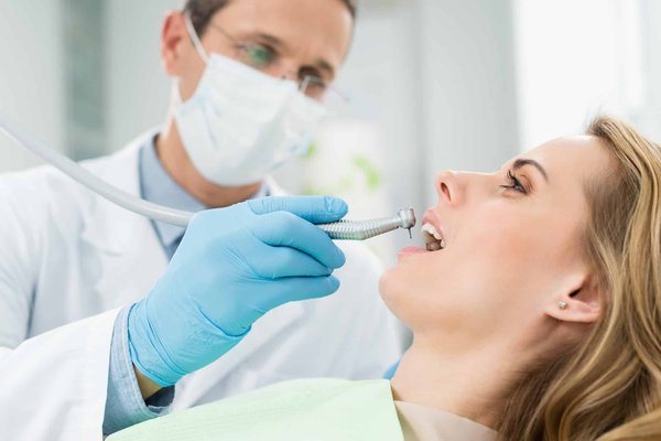 Quels sont les matériaux utilisés pour les prothèses dentaires ?